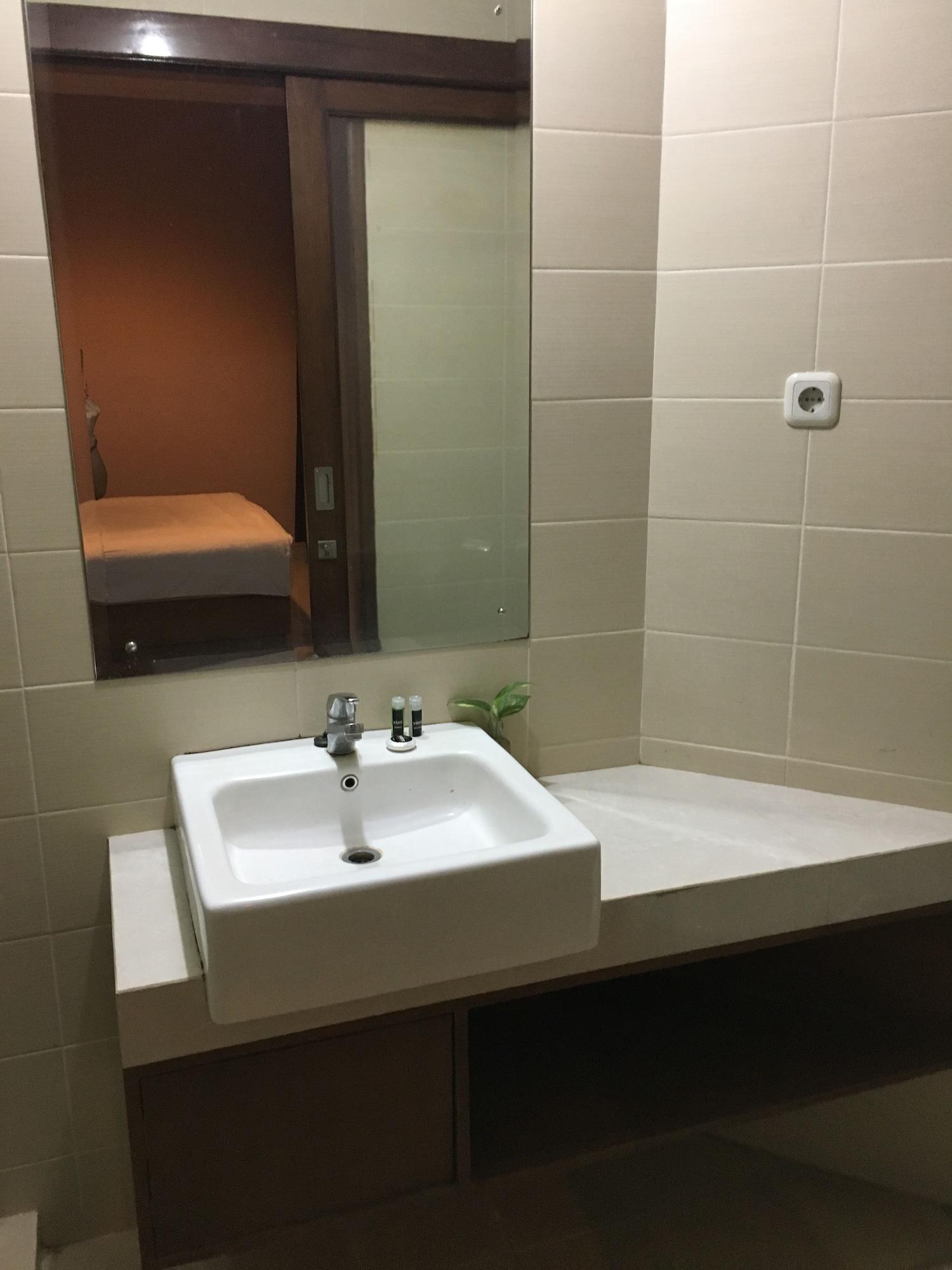 Maguwo Votel Viure Hotel Jogjakarta מראה חיצוני תמונה