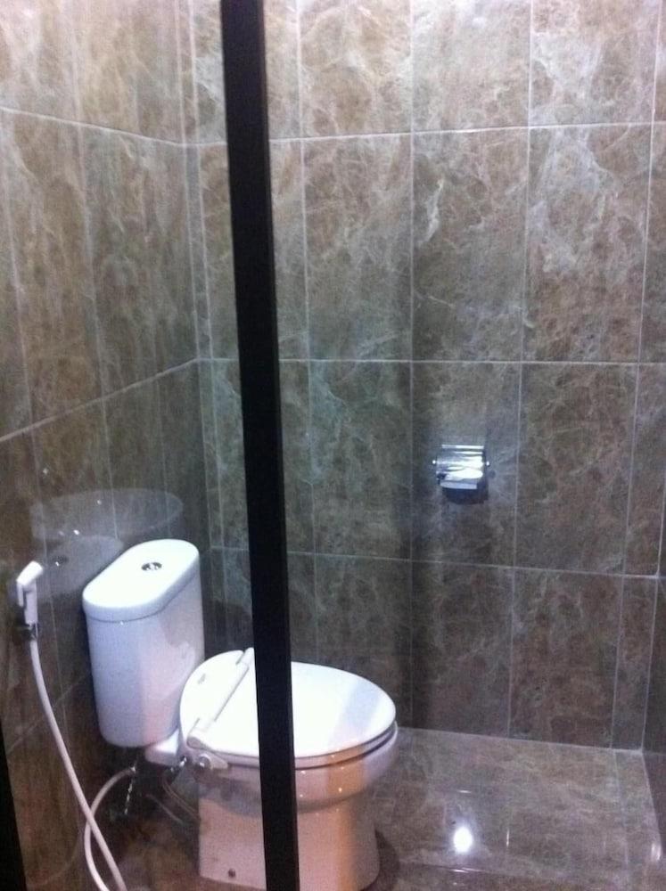 Maguwo Votel Viure Hotel Jogjakarta מראה חיצוני תמונה